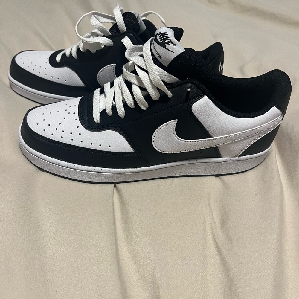 Nike Court Vision Men's Classic Black and White Sneakers * BRAND NEW*